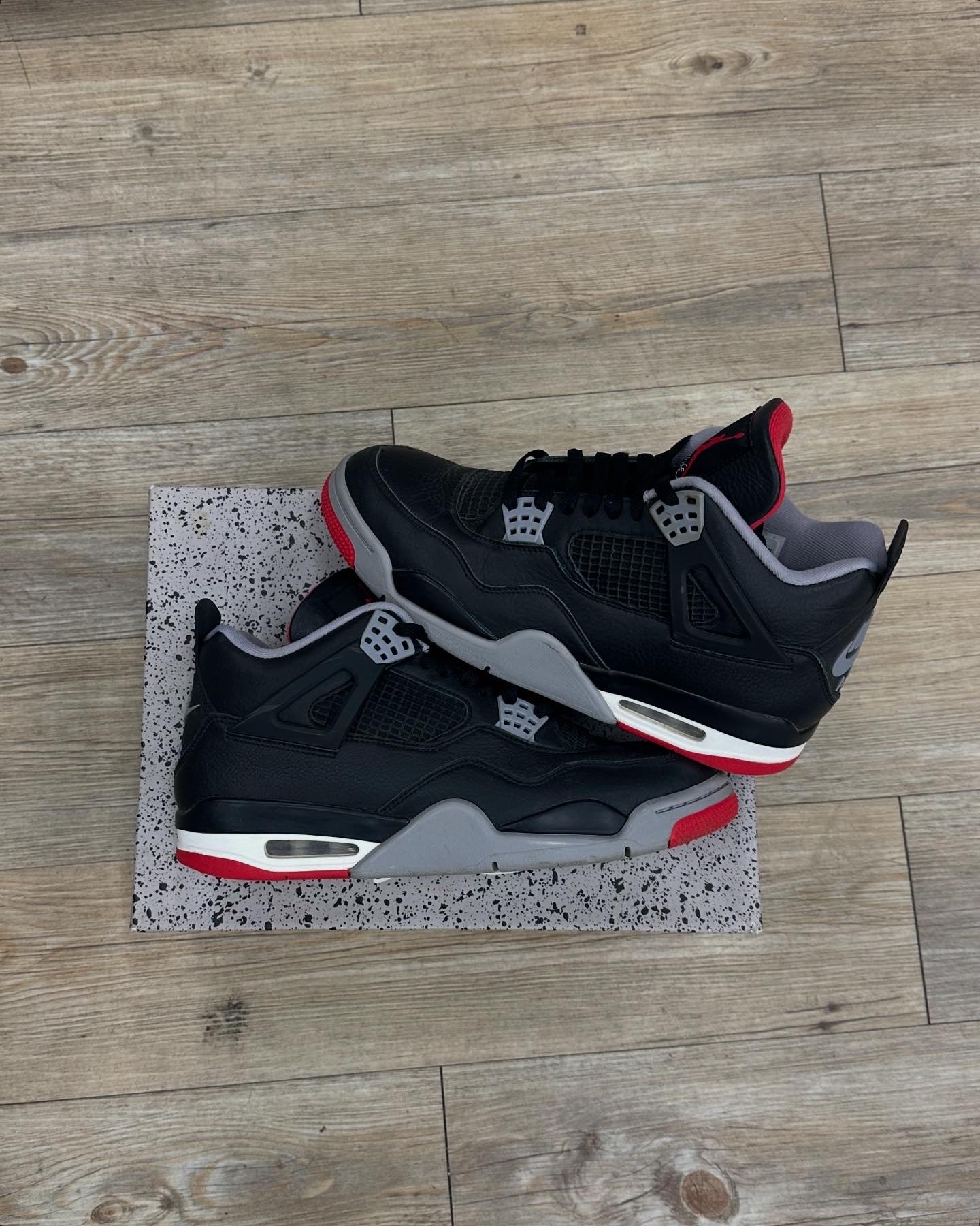 Jordan 4 “bred reimagined” used w box
