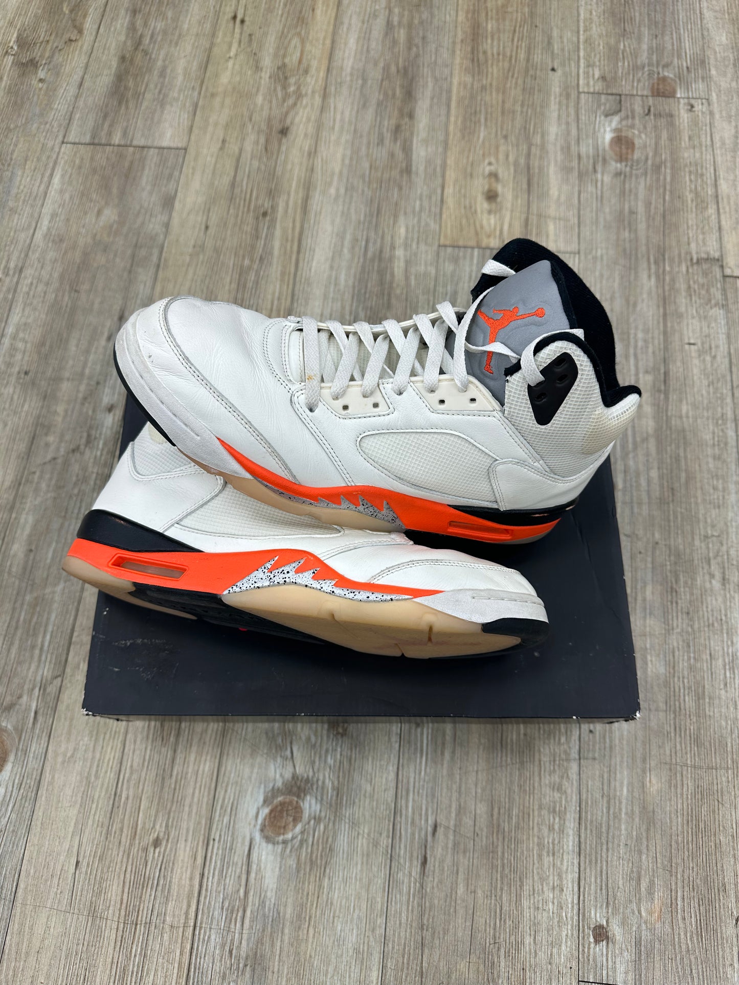 Jordan 5 shattered backboard (used with box)
