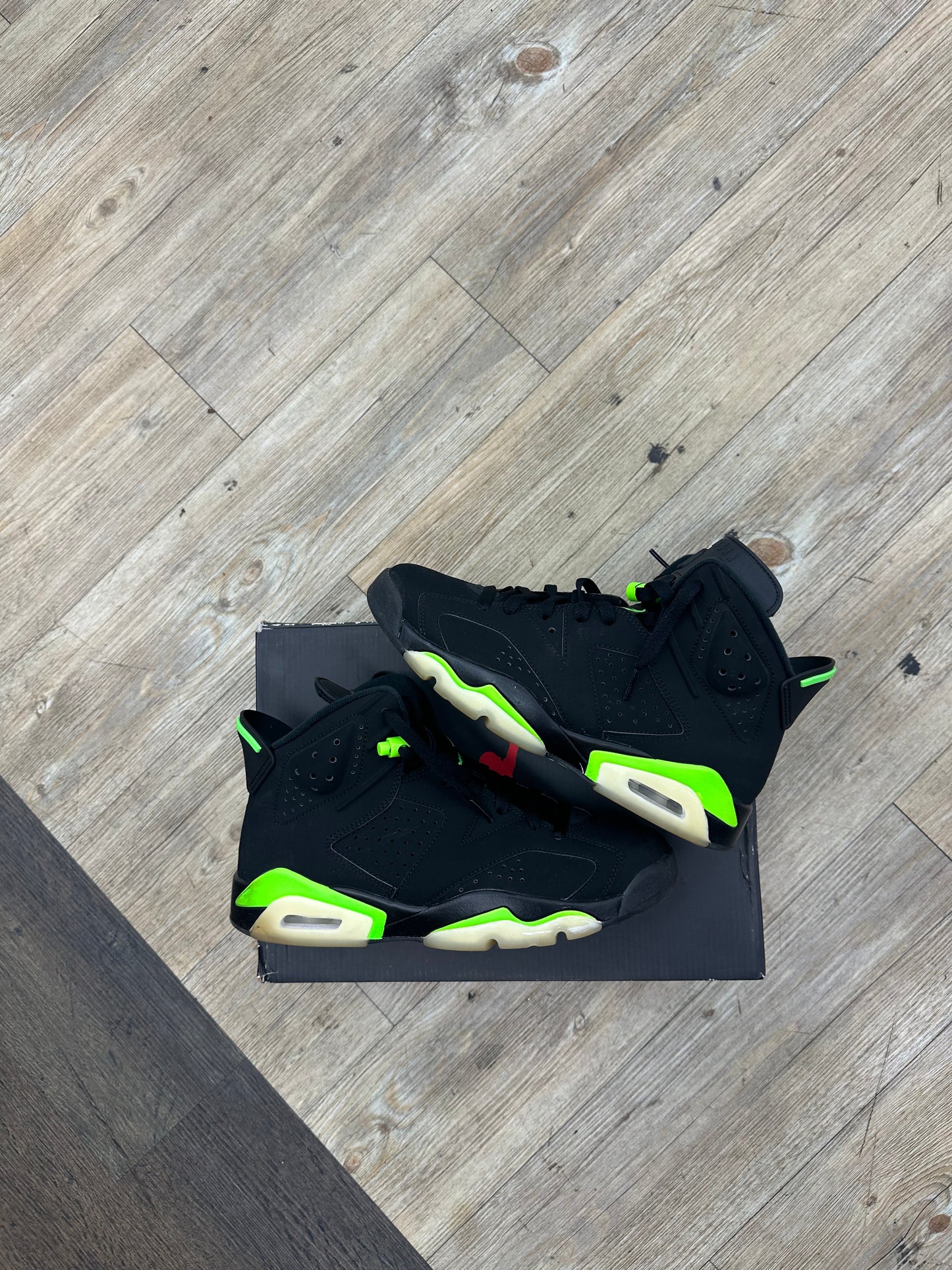 Jordan 6 electric green w box