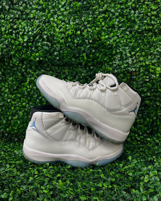 Jordan 11 legend blue used (no box & used )