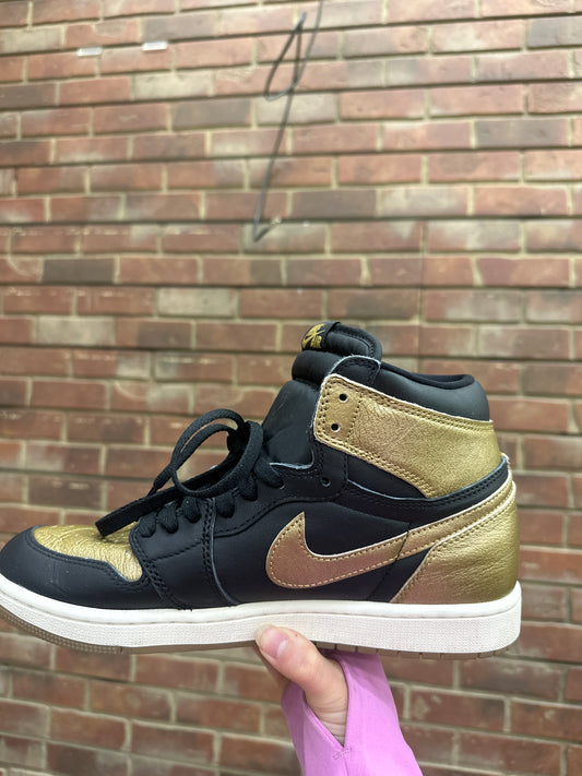 Jordan 1 mid black cream used no box
