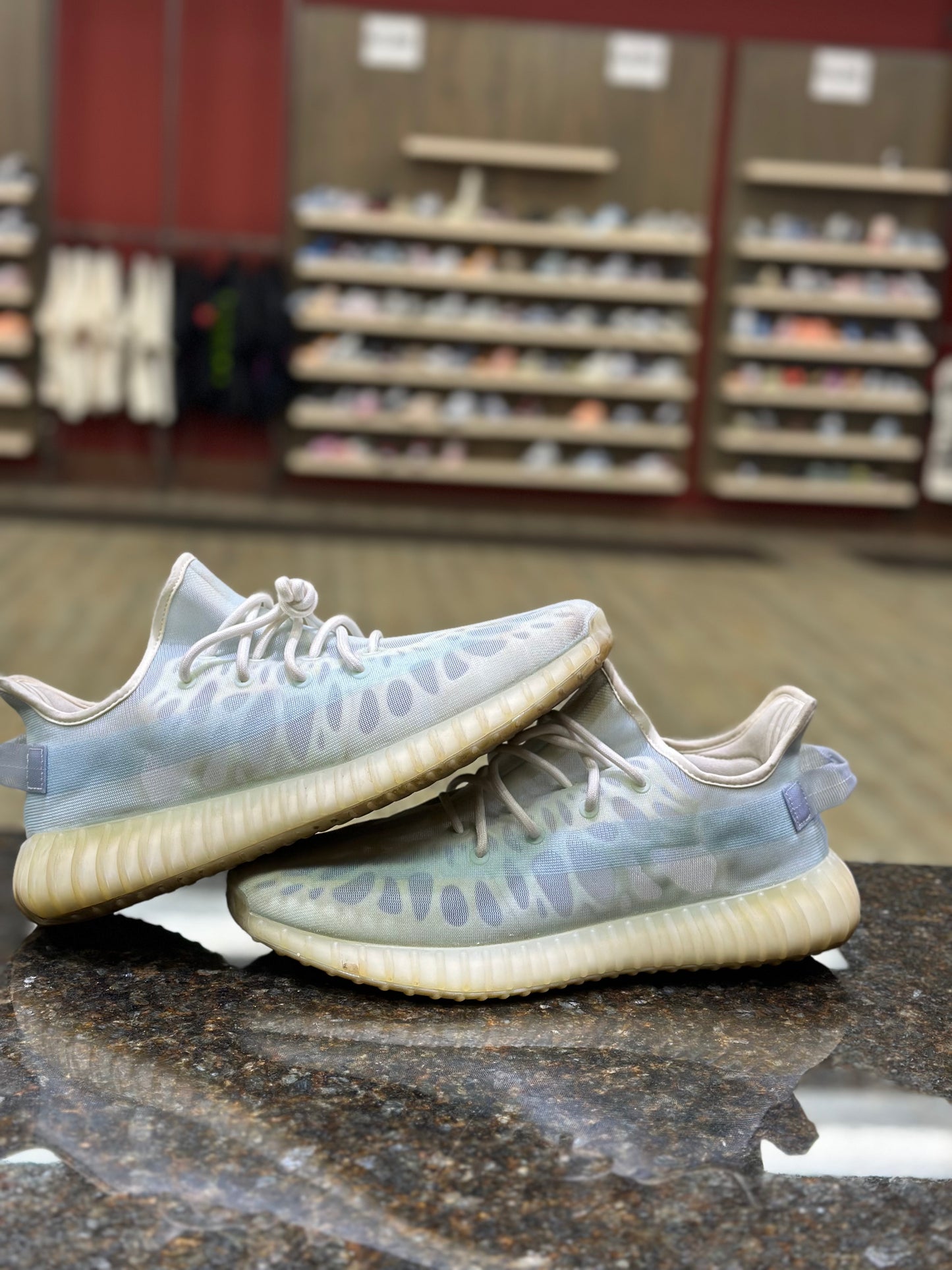 Yeezy mono ice used (with box)