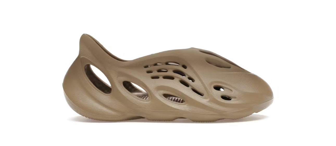 Yeezy Foam RNNR Sand Taupe