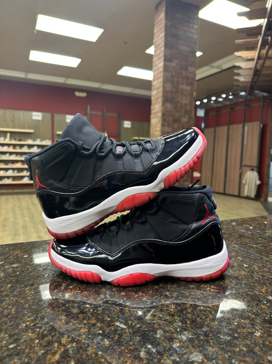 Jordan 11 bred used (no box)