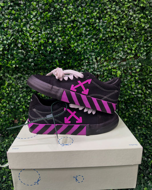 Off white black pink suede (used w/box)