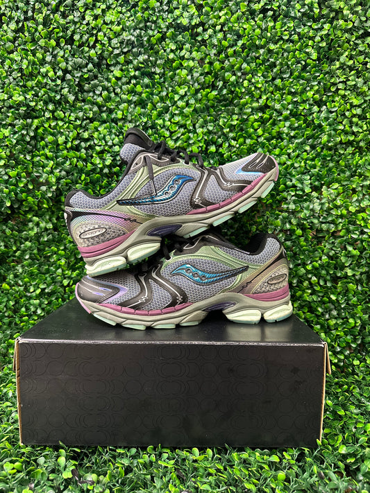 Saucony Winter Solstice Holographic (used W/box )