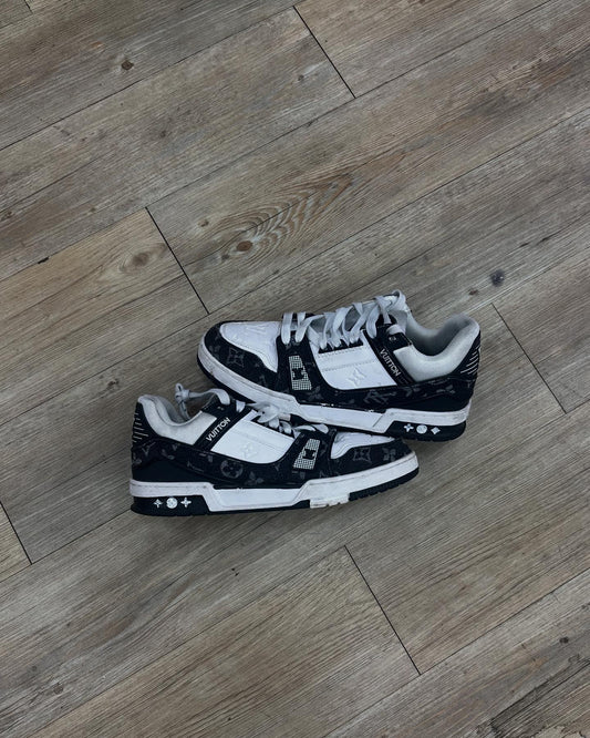 Lv skates “black and white” used w no box