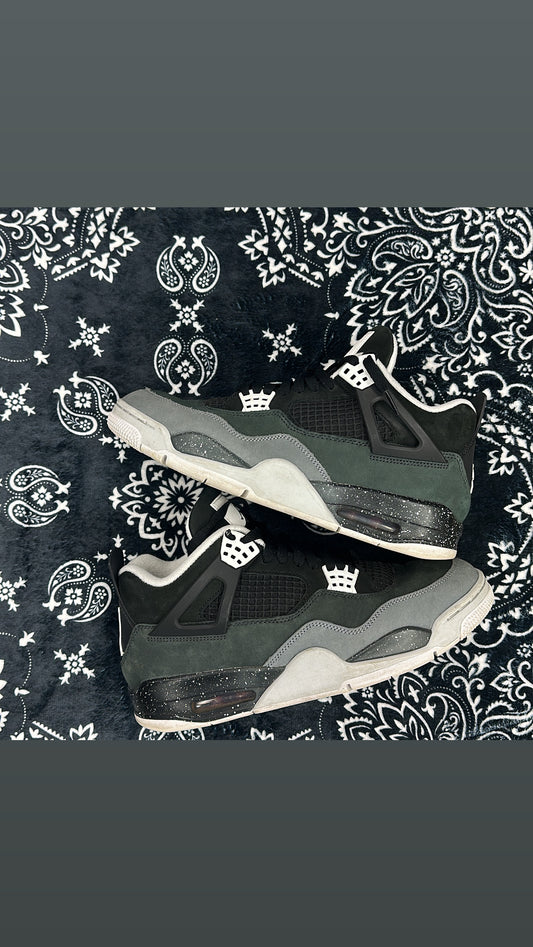 Jordan 4 Fear Used No box Slightly
